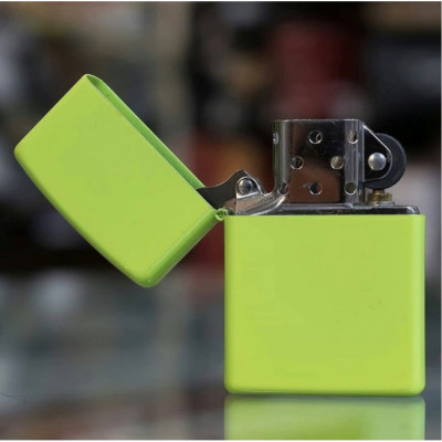 Запальничка Zippo Neon Yellow Lighter 28887