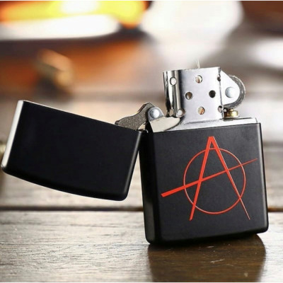 Запальничка Zippo BLACK MATTE ANARCHY 20842