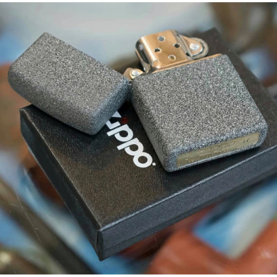 Запальничка Zippo IRON STONE 211