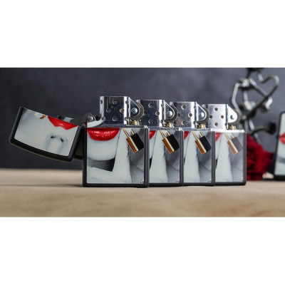 Запальничка Zippo (Зіппо) Locked Lips 29089