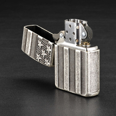 Запальничка Zippo (Зіппо) Armor® U.S.Flag Antq Silver 28974